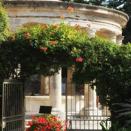 Hotel Le Clair De La Plume - Les Collectionneurs 4*